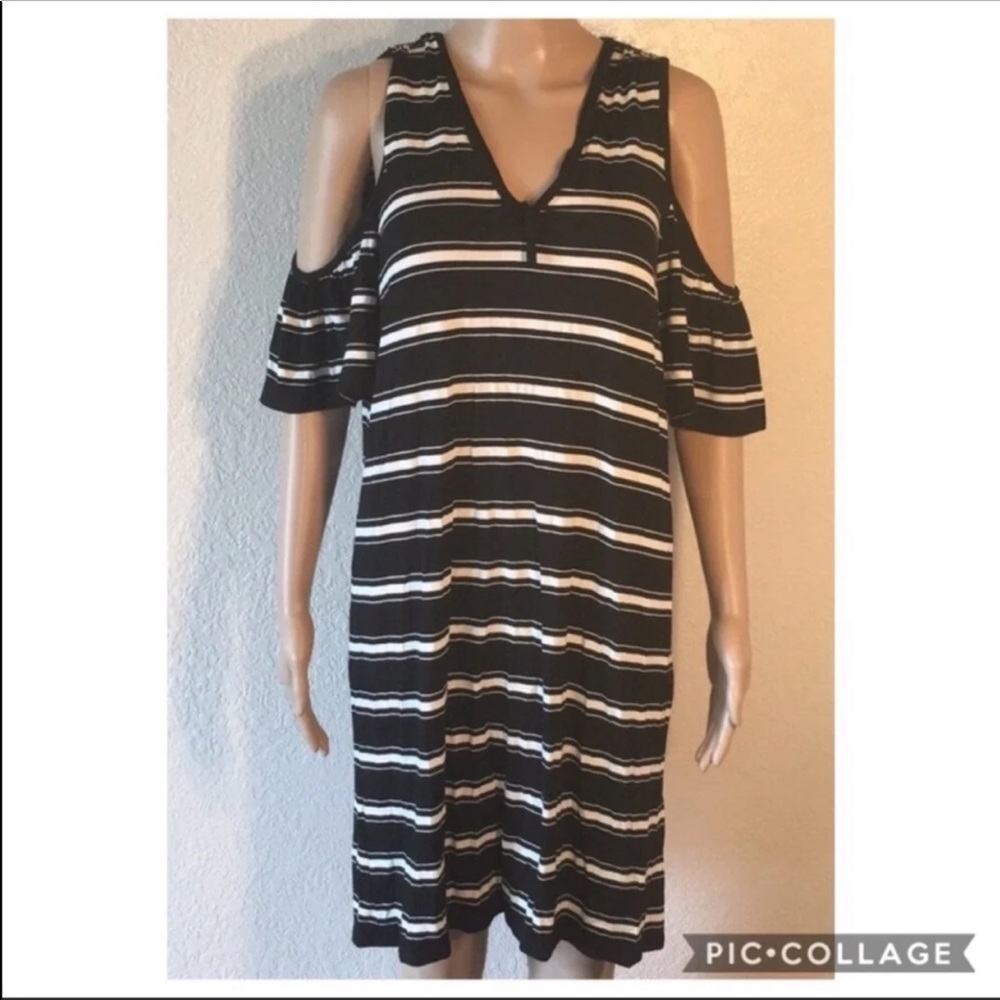 🆕 🌻 Max Studio Cold Shoulder T Shirt Dress